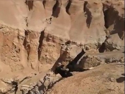 داعش پس از اعدام مخالفین، با جنازه ها چکار می کند؟!!