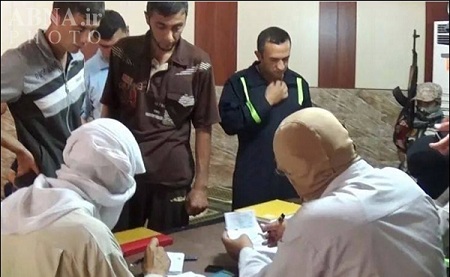 داعش: 50 ضربه شلاق برای غیبت در نمازجمعه/بیعت اجباری با داعش