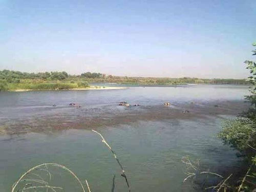 جنایات داعش در پایگاه اسپایکر: صدها دانشجو را کشته و به آب انداختند