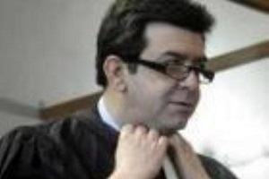 استادی که سر کلاس درس برهنه شد... انگار فرانسه منگل زیاد داره