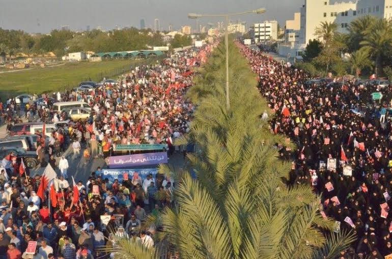 تظاهرات باشکوه بحرینی‌ها در سومین سالگرد انقلاب