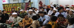 Anak Muslim Syiah Sampang Tetap Di Pengungsian